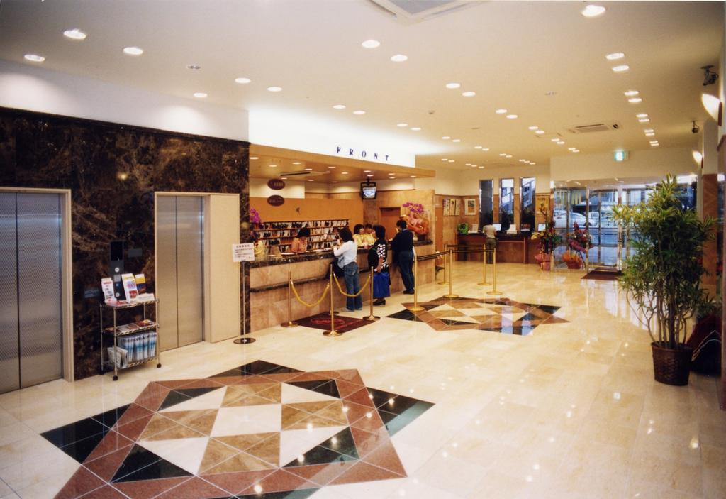 Toyoko Inn Okinawa Naha Asahibashi Ekimae Esterno foto